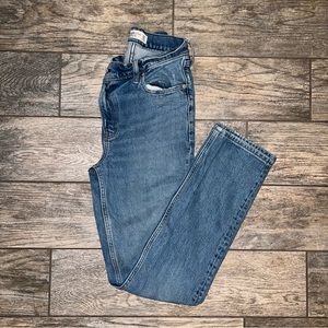 Abercrombie & Fitch 90’s Straight Ultra High Rise Jeans